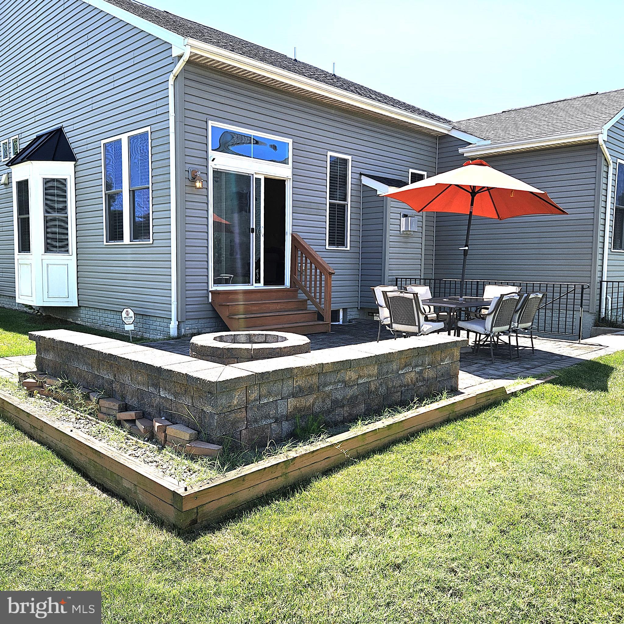 GRANDE AT CANAL POINTE - Residential