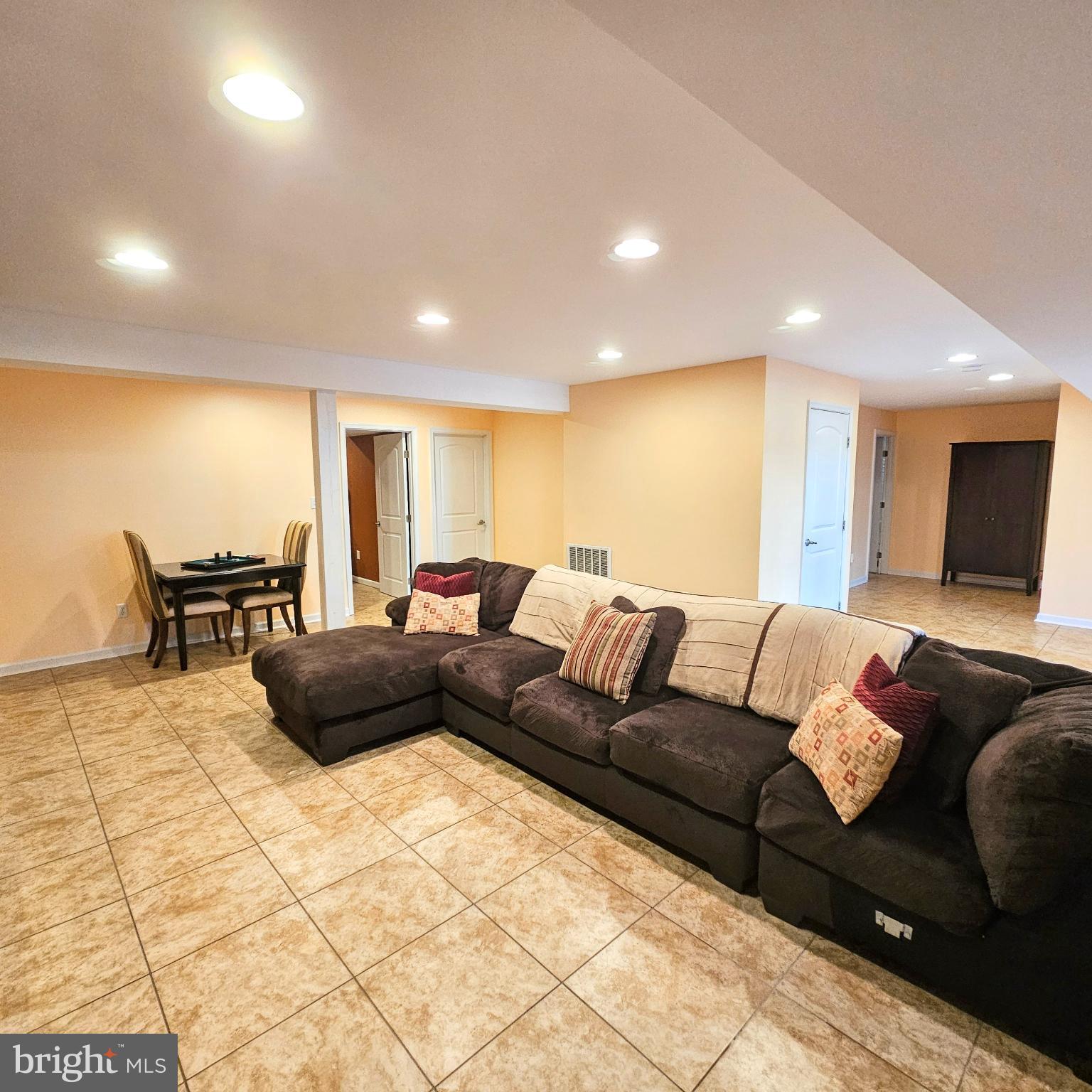 GRANDE AT CANAL POINTE - Residential