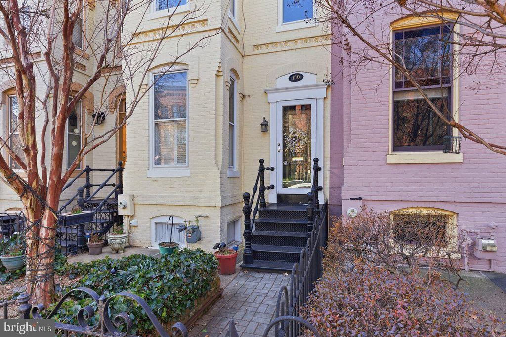 Photo of 140 11th Street NE, WASHINGTON, DC 20002 (MLS # DCDC2223928)