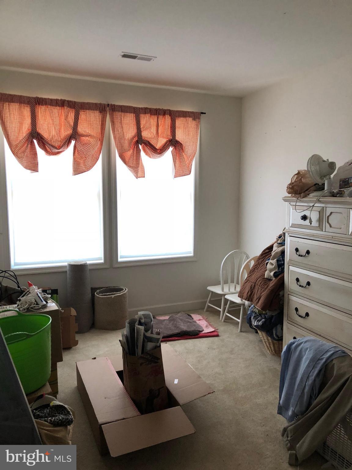 QUILTING BEE - Residential