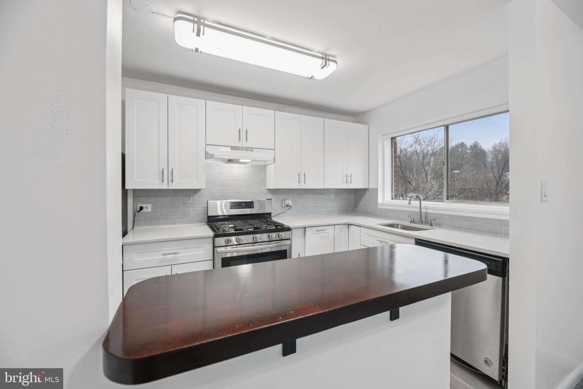 PARKSIDE CONDOMINIUMS - Residential