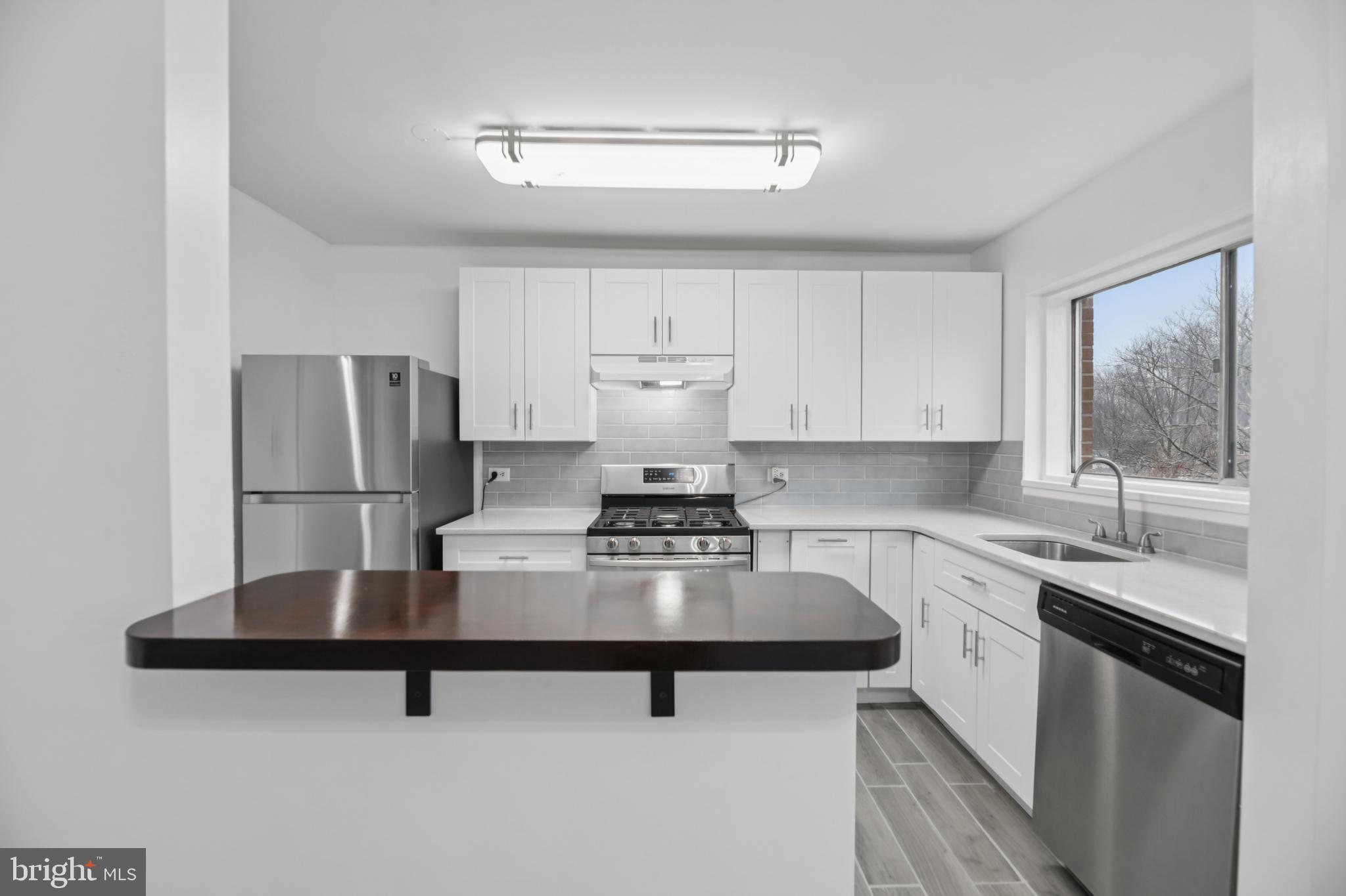 PARKSIDE CONDOMINIUMS - Residential