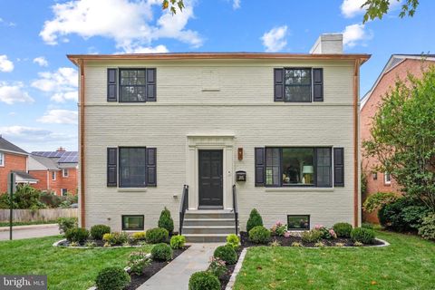 Photo of 4516 43rd Street NW, WASHINGTON, DC 20016 (MLS # DCDC2223832) Photo of 4516 43rd Street NW, WASHINGTON, DC 20016 (MLS # DCDC2223832)