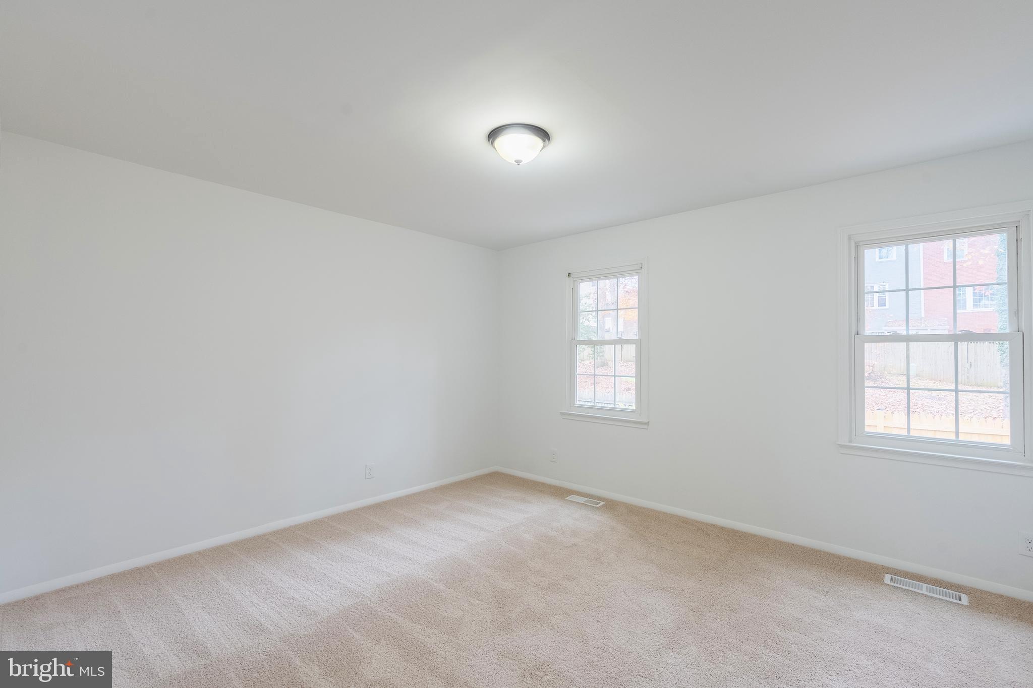 CARDINAL SQUARE - Residential