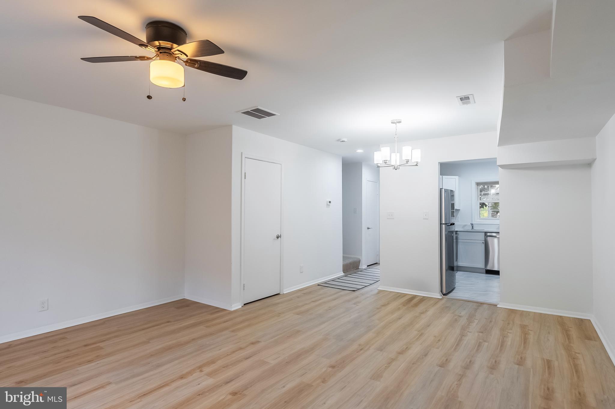 CARDINAL SQUARE - Residential