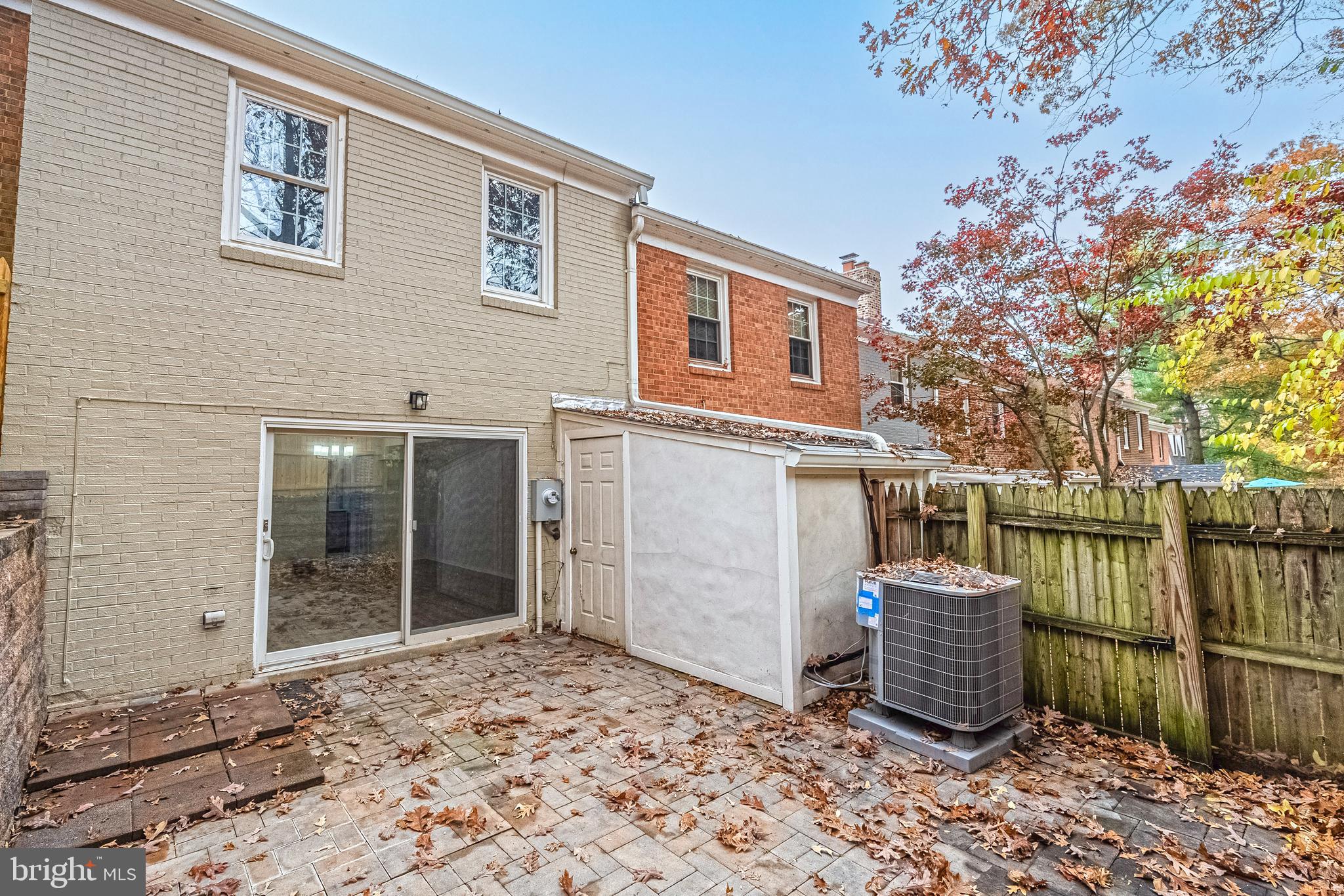 CARDINAL SQUARE - Residential