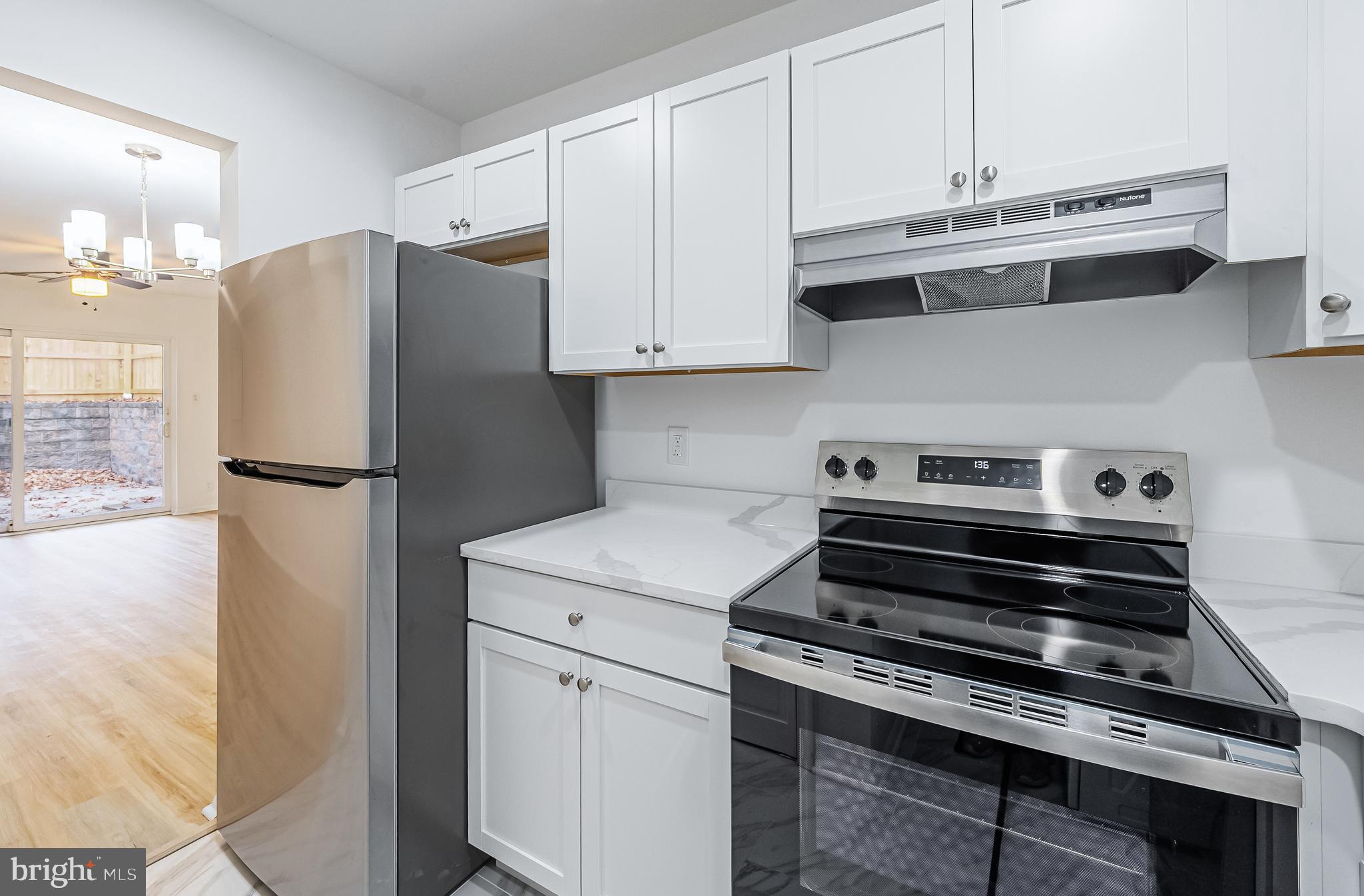 CARDINAL SQUARE - Residential