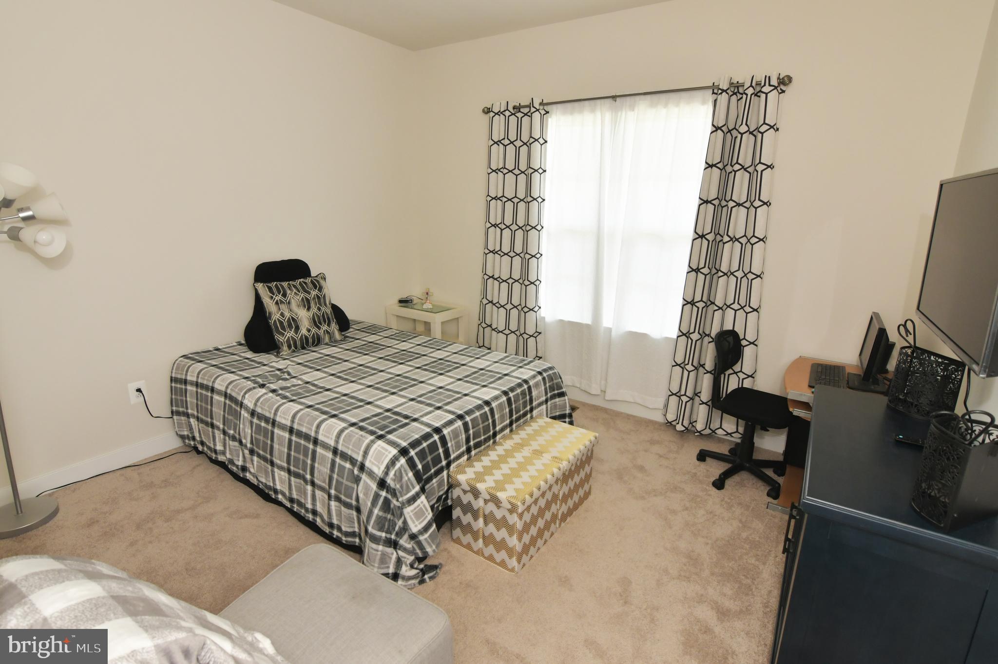 THE LAKES AT MARTINSBURG - Residential