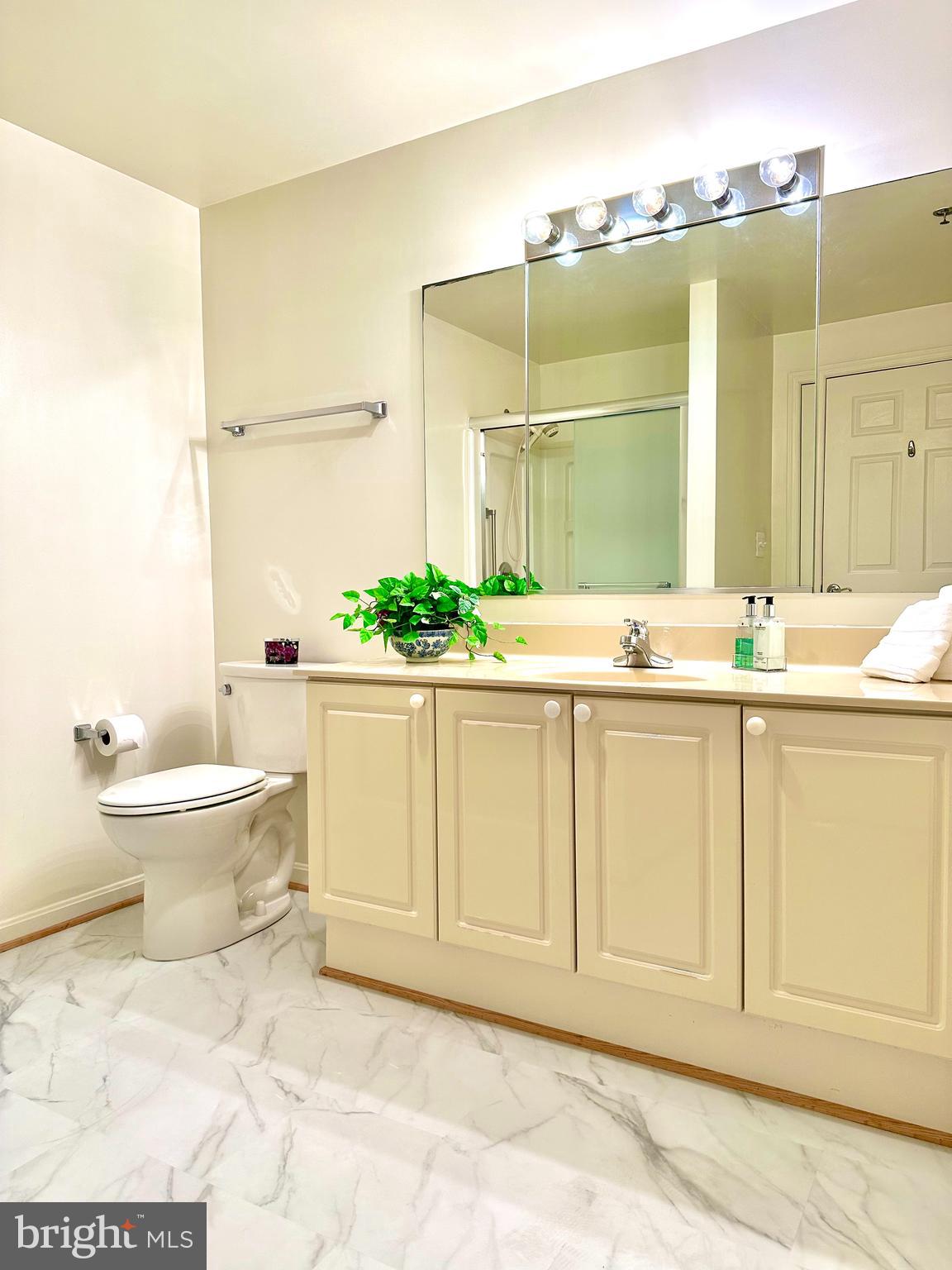 LEISURE WORLD - Residential