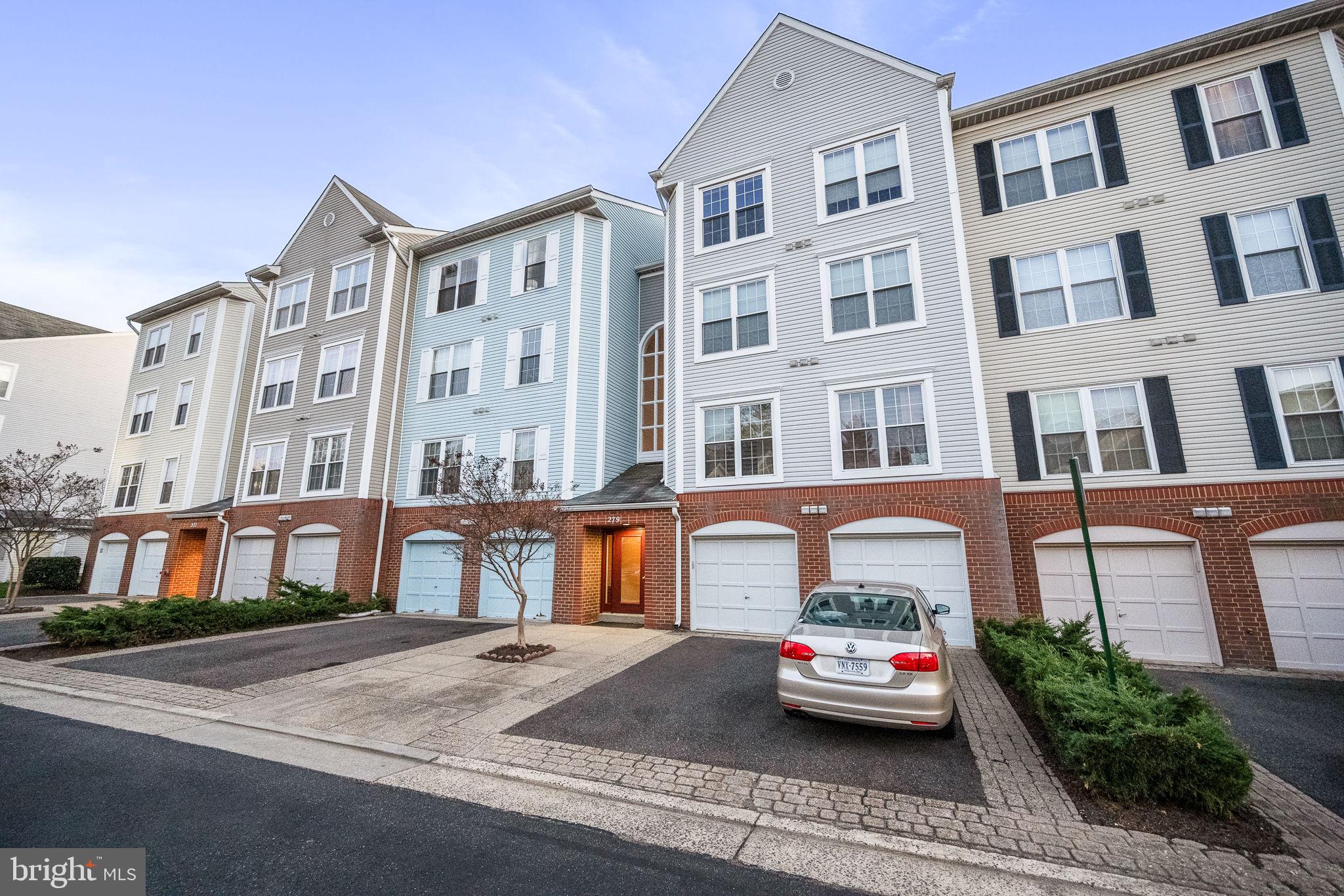 HILLWOOD - Residential