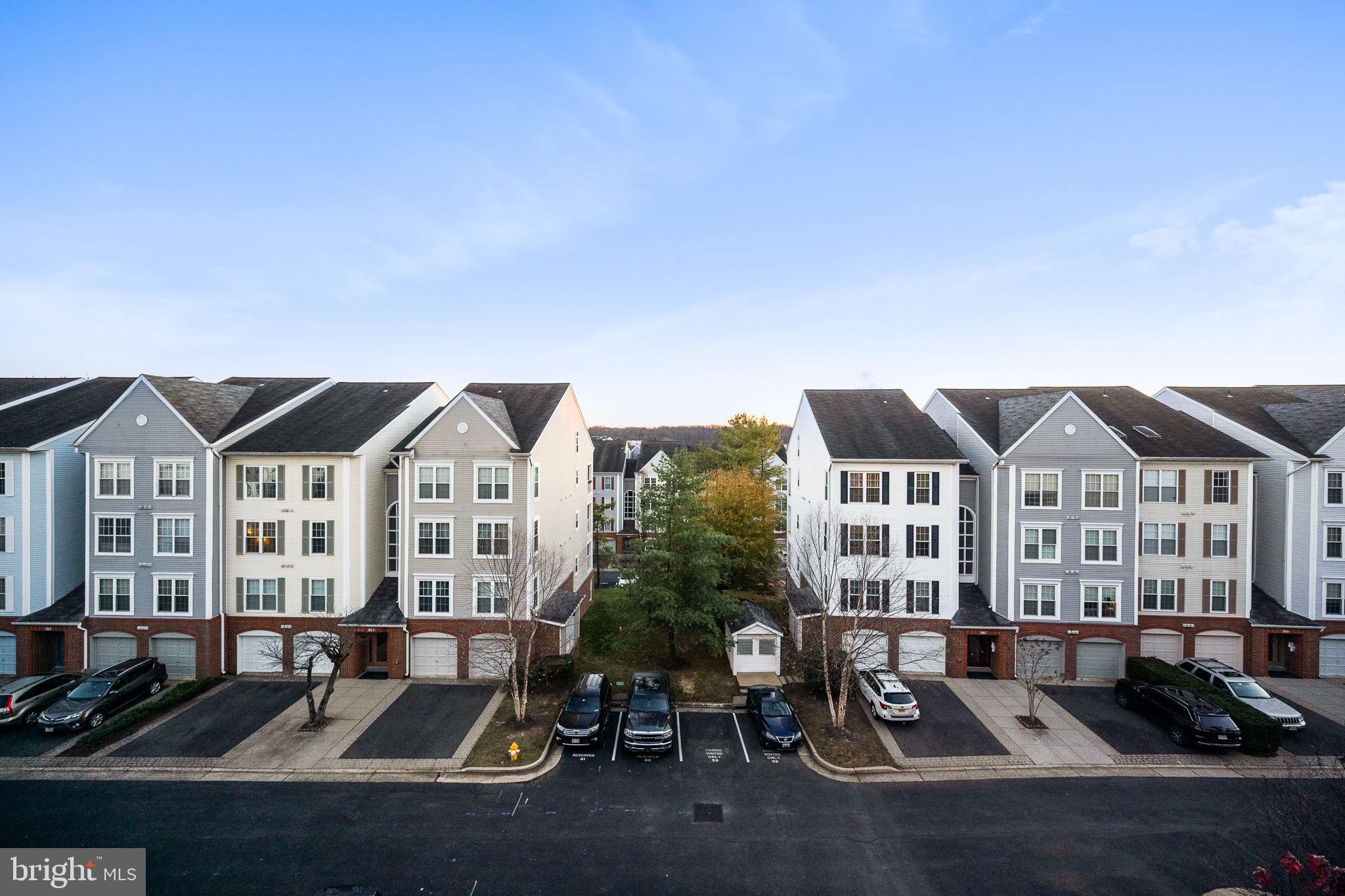 HILLWOOD - Residential