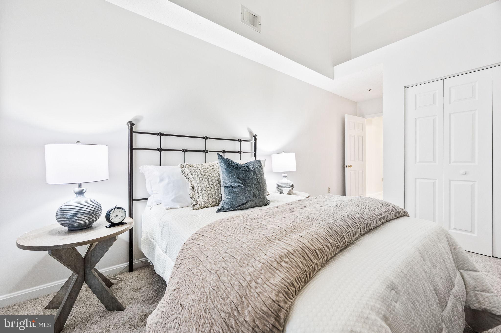 HILLWOOD - Residential