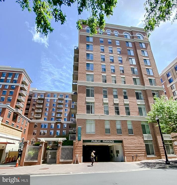 CLARENDON - Residential Lease