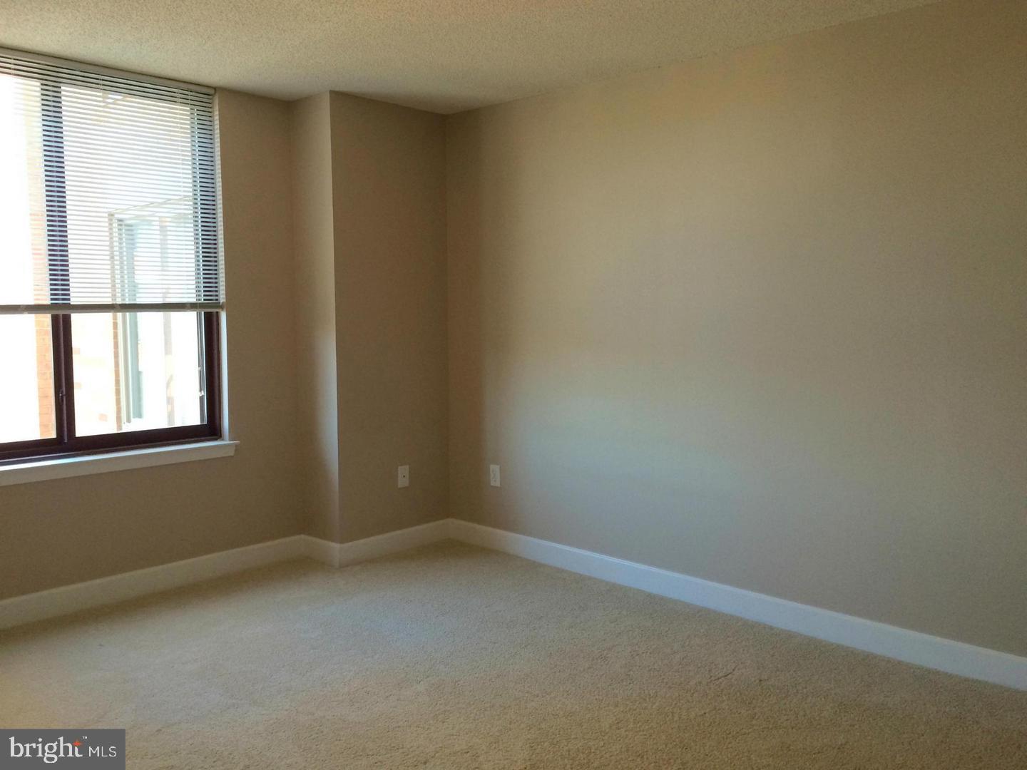 CLARENDON - Residential Lease