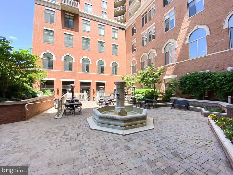 CLARENDON - Residential Lease