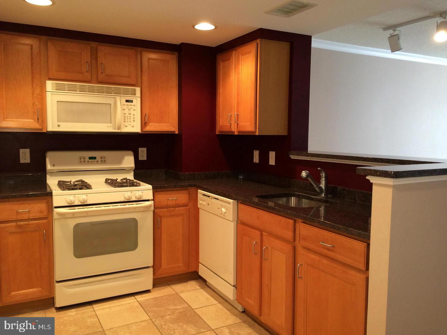 CLARENDON - Residential Lease