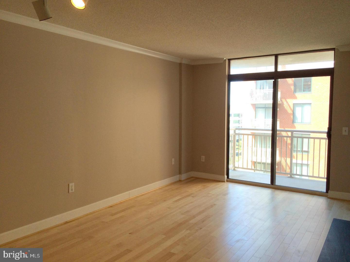 CLARENDON - Residential Lease