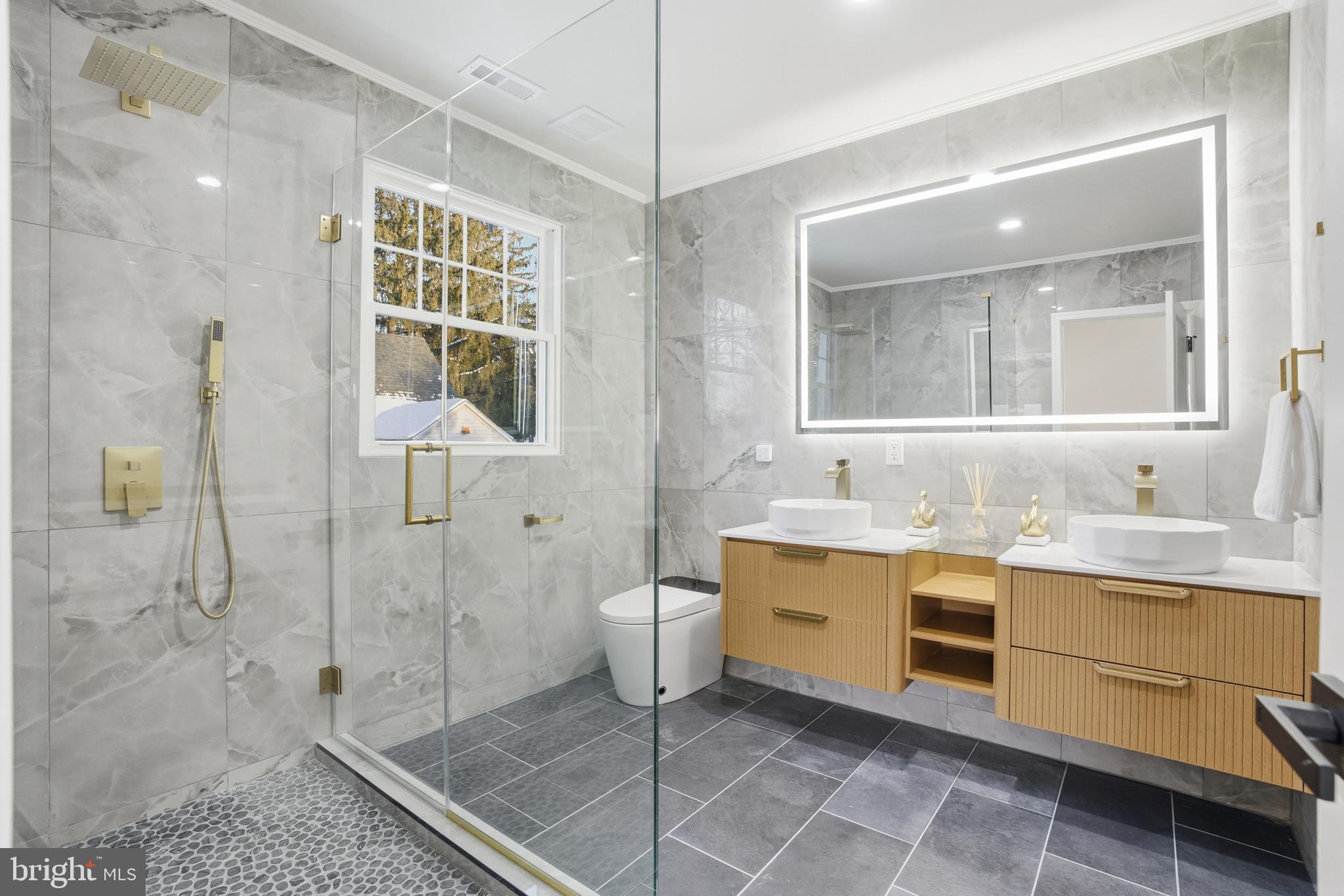 HUNTINGDON VALLEY - Residential