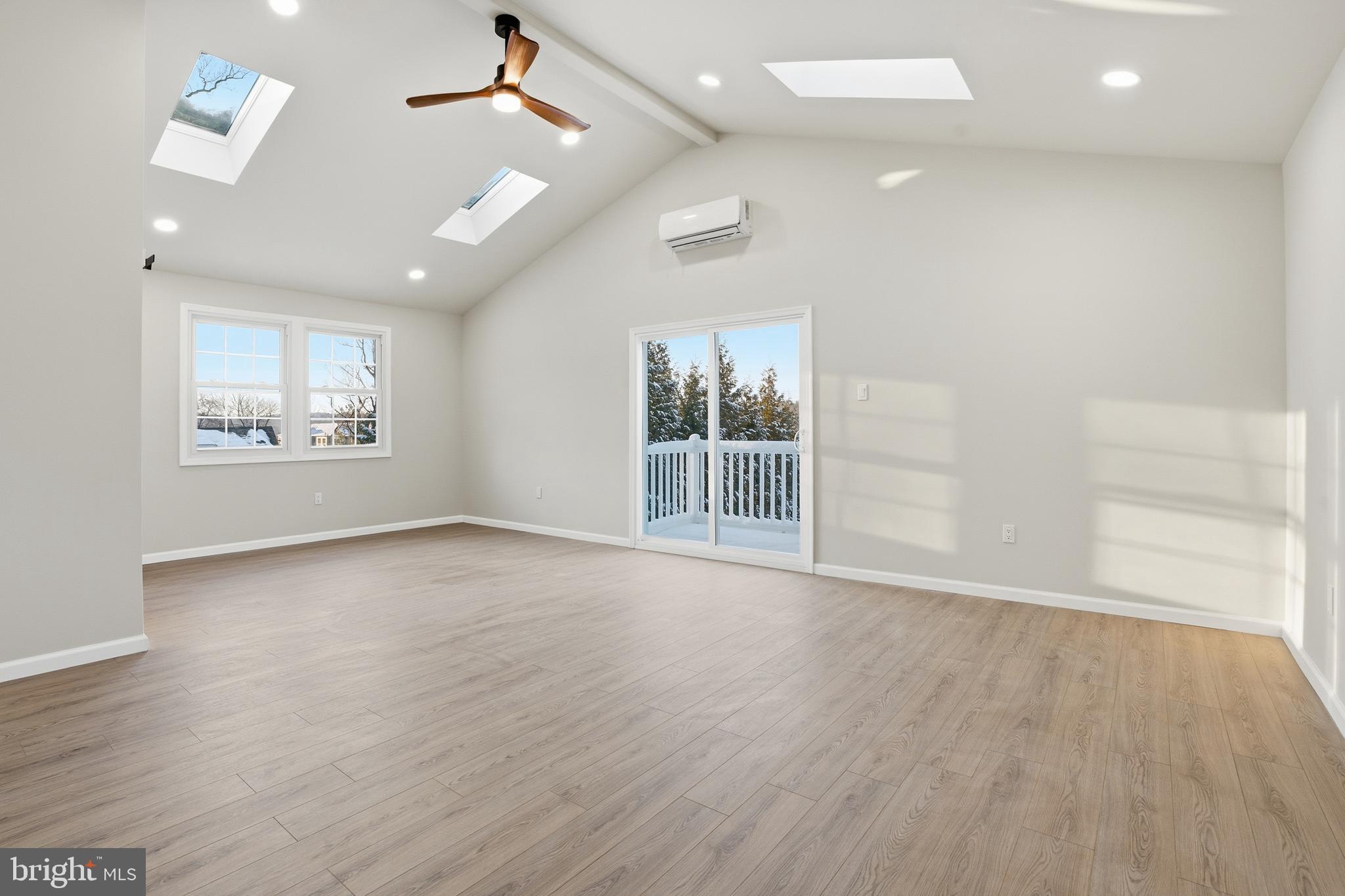 HUNTINGDON VALLEY - Residential