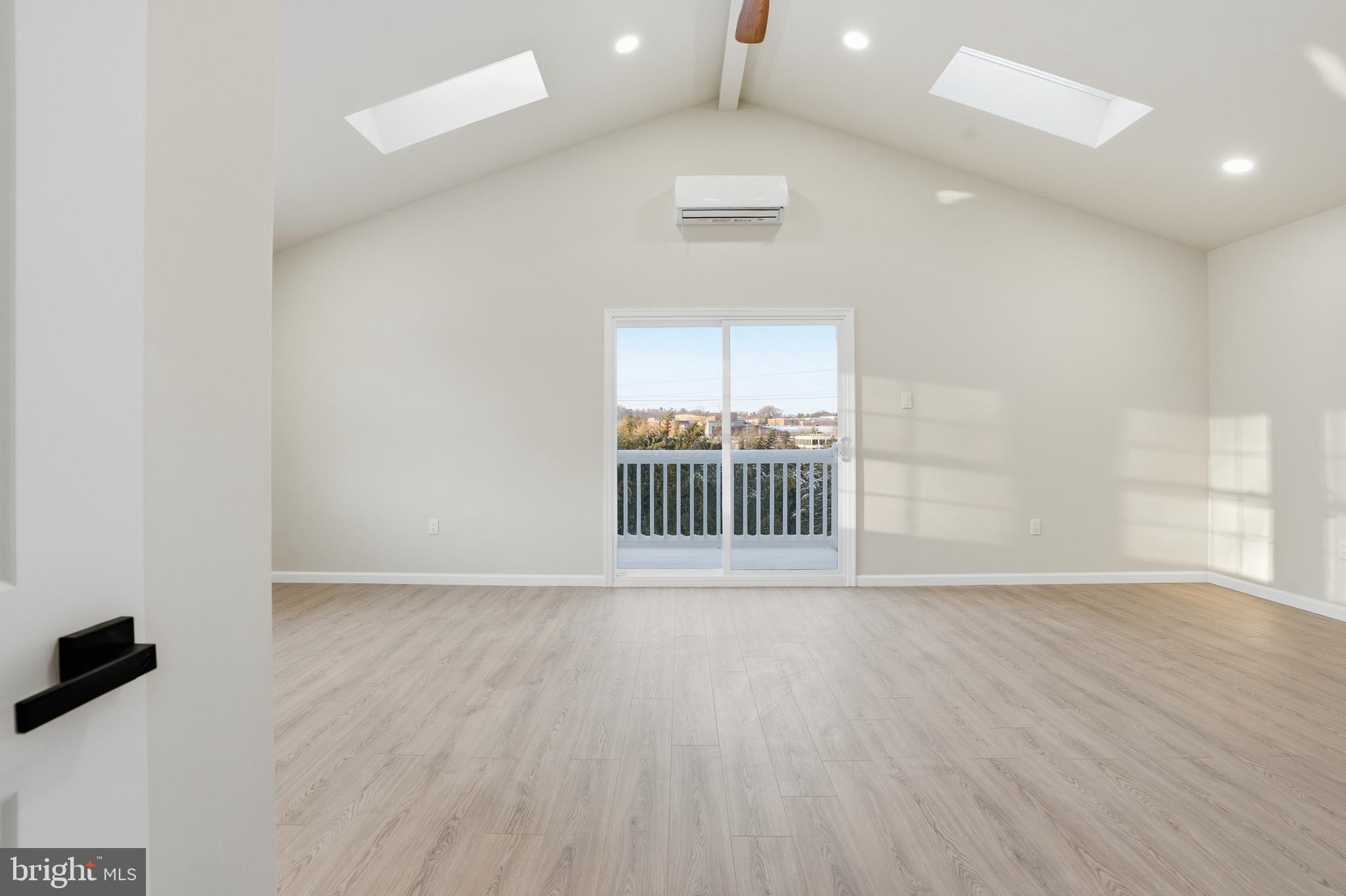 HUNTINGDON VALLEY - Residential