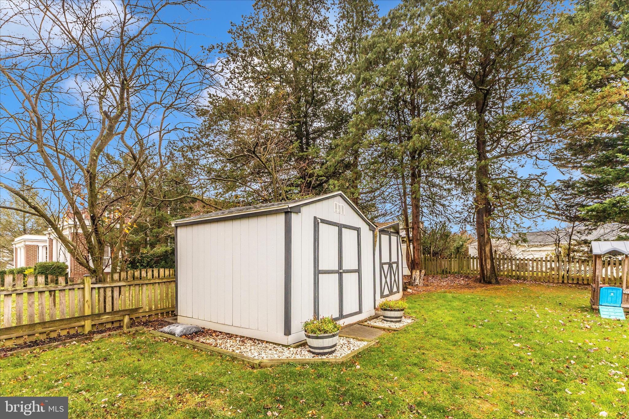 WHISPERING MEADOWS - Residential