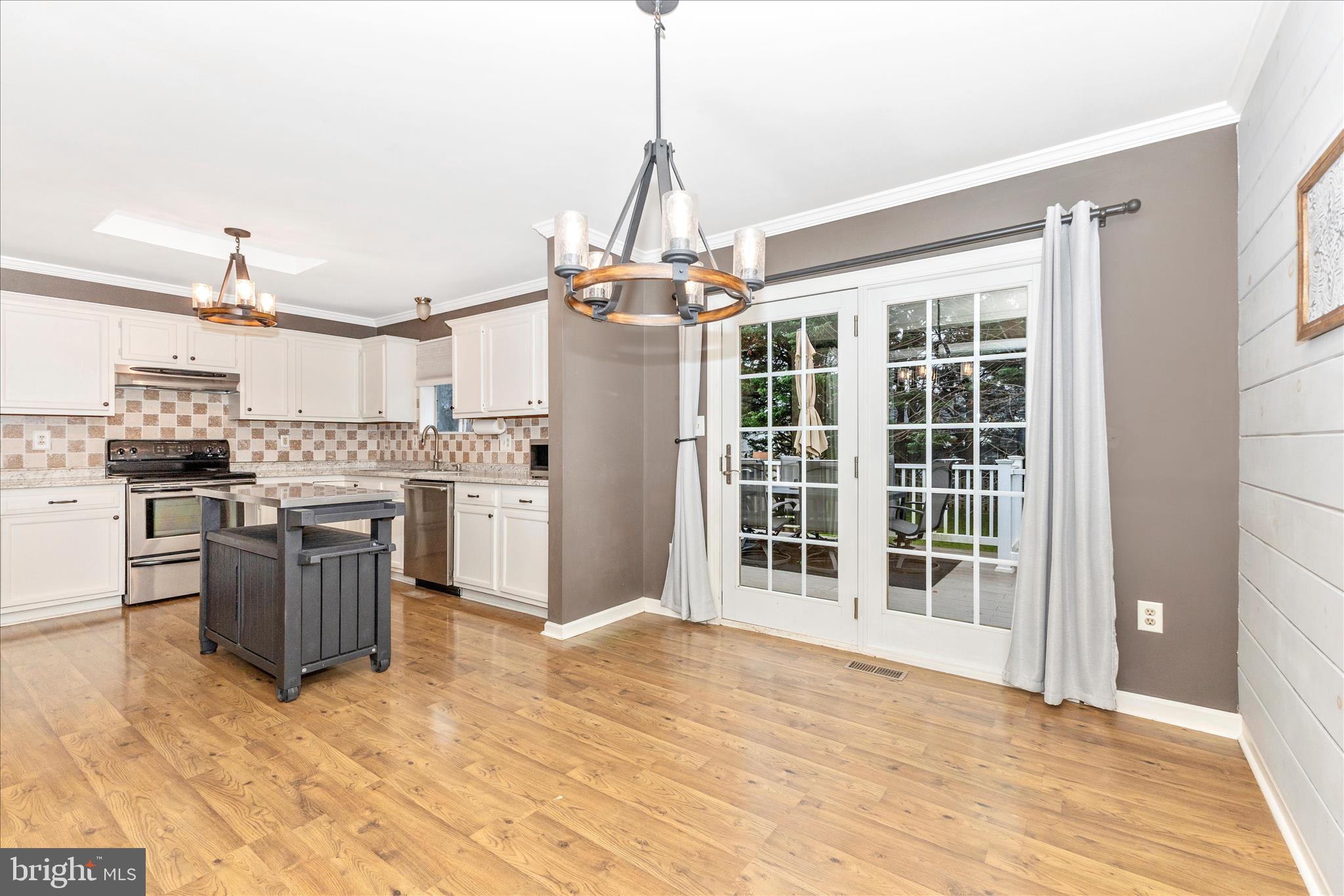 WHISPERING MEADOWS - Residential