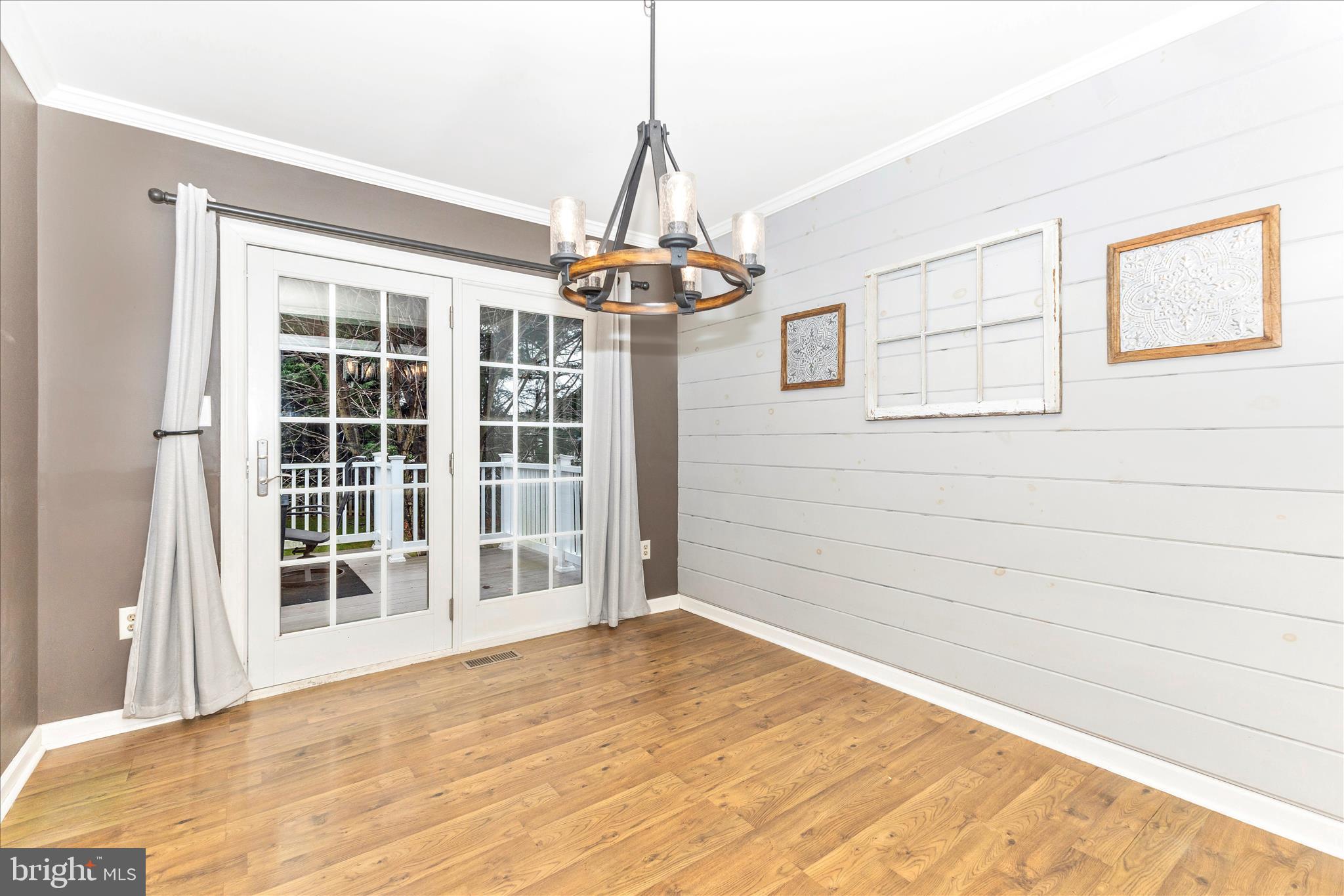 WHISPERING MEADOWS - Residential