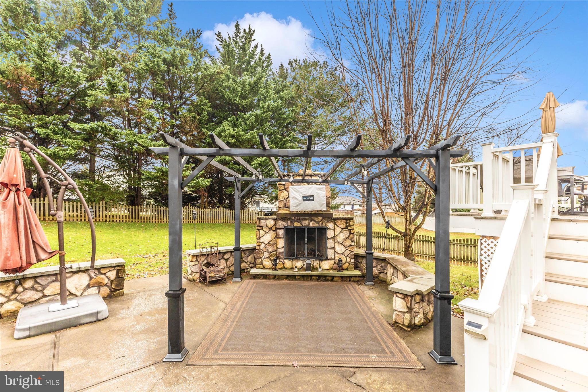 WHISPERING MEADOWS - Residential