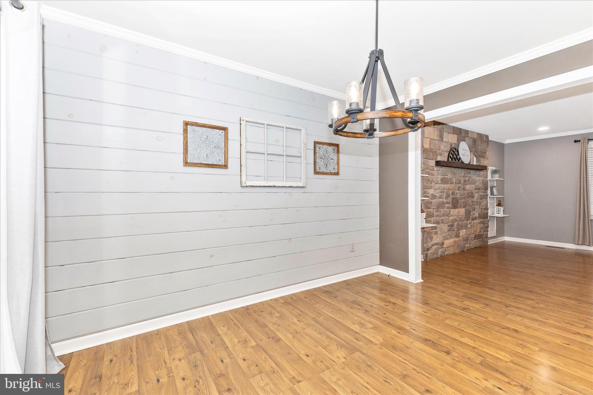 WHISPERING MEADOWS - Residential