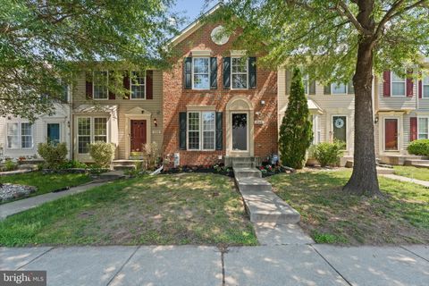 Townhouse For Sale - 1504 Falling Brook Court<br/> ODENTON, MD 21113