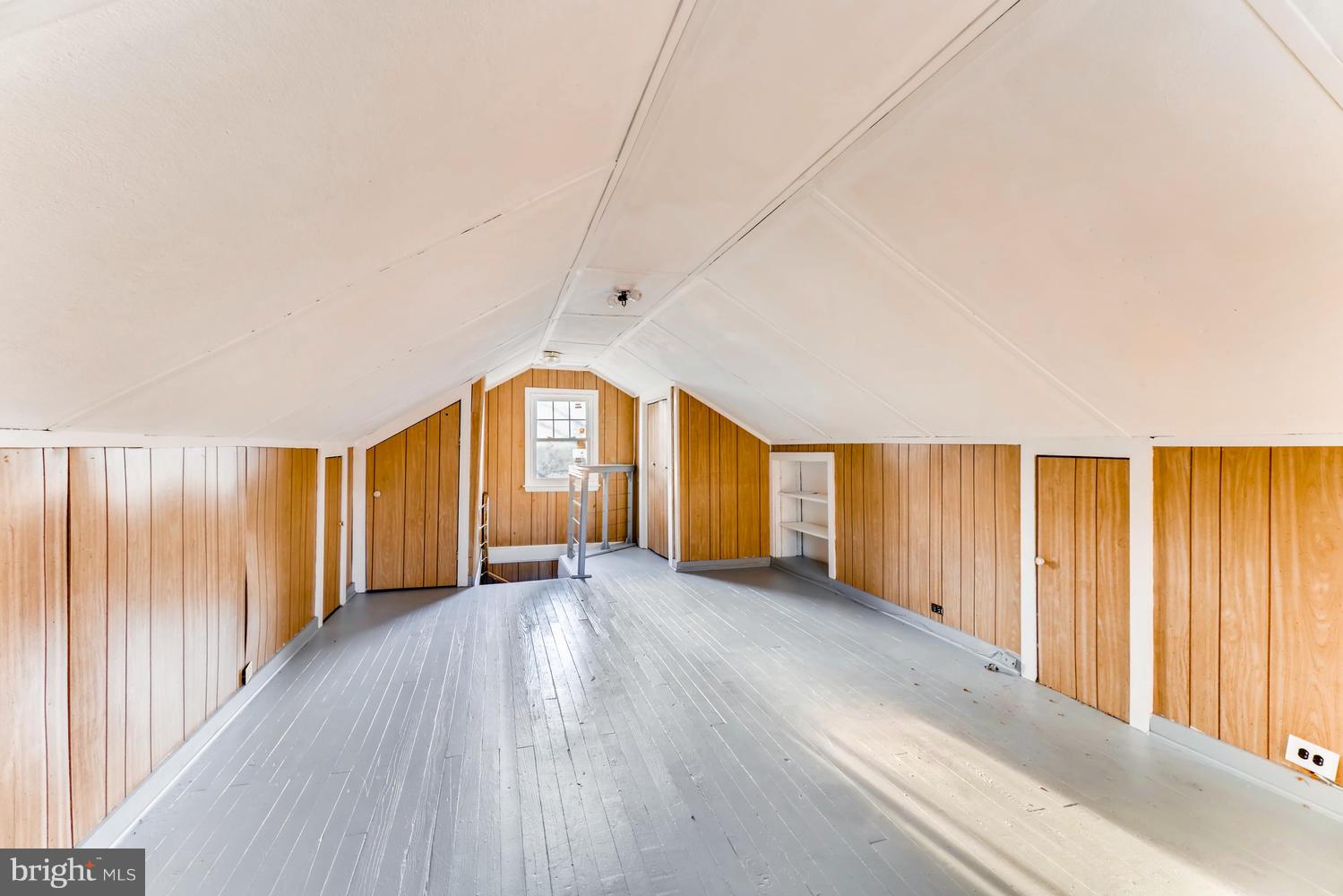 WINDSOR HILLS - Residential