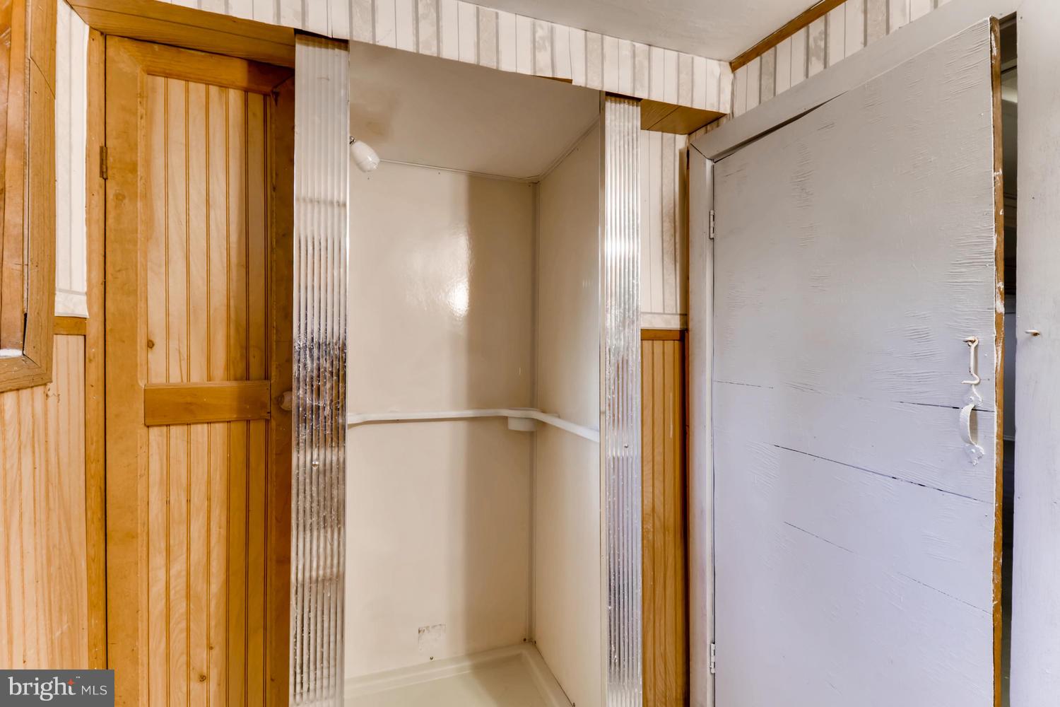 WINDSOR HILLS - Residential