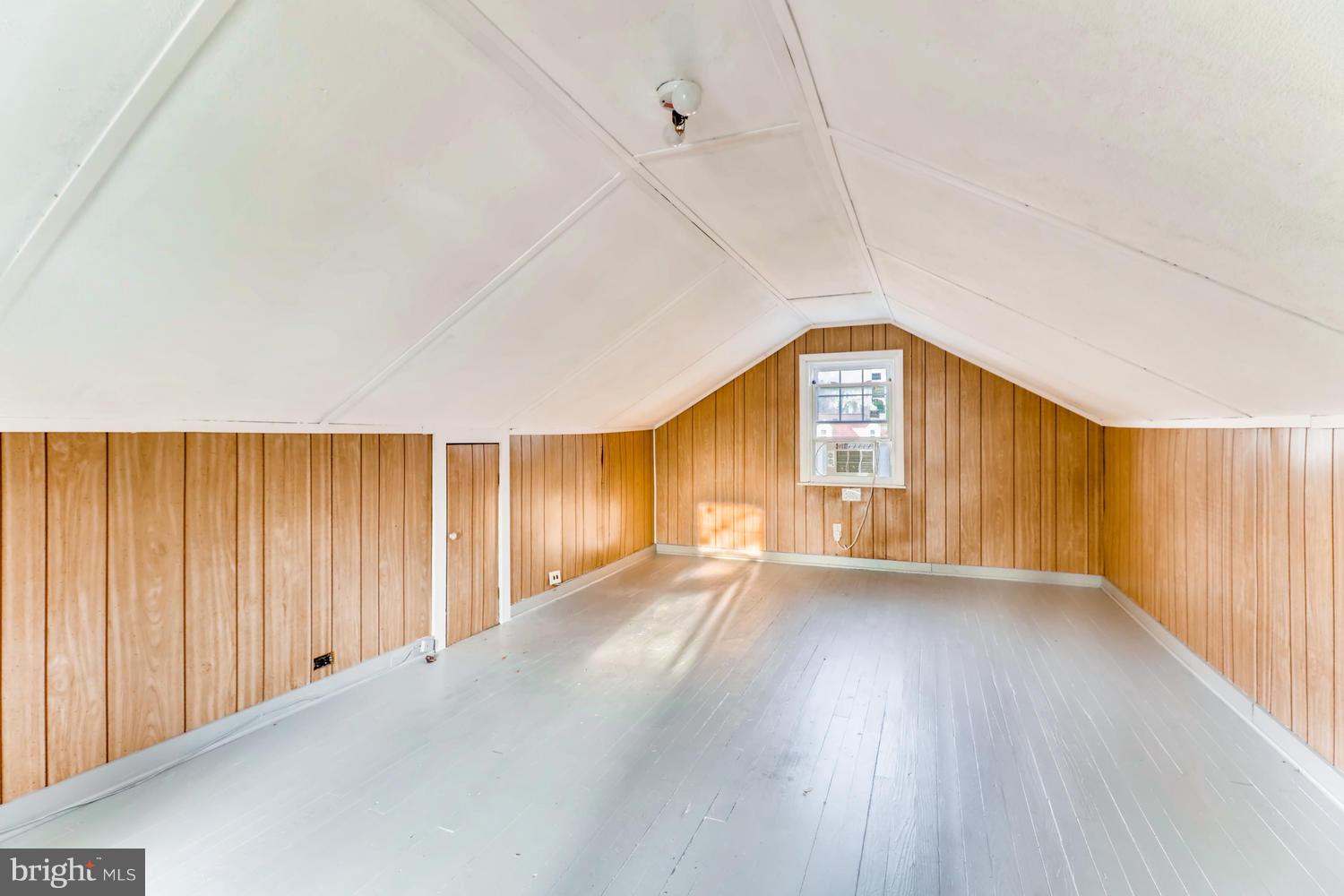 WINDSOR HILLS - Residential