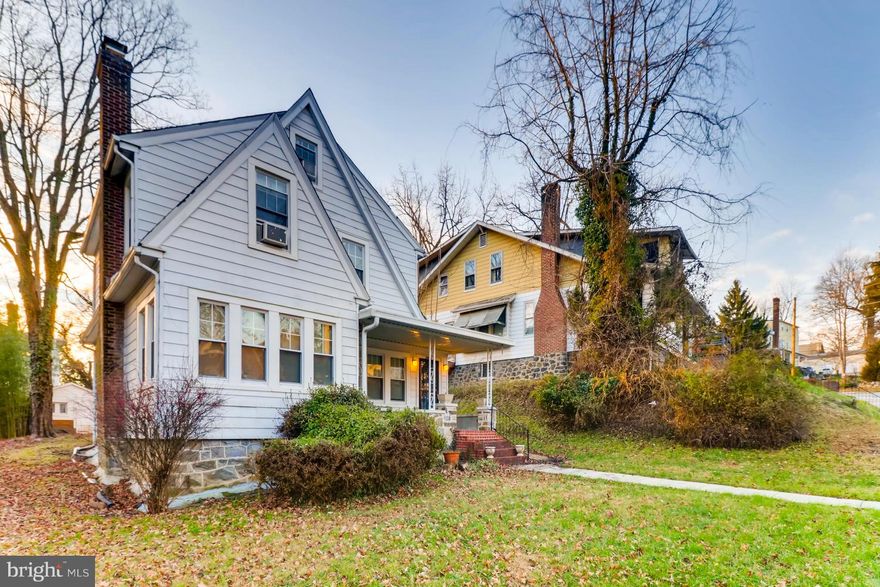 Seller is motivated..Don't miss this gem at a great price. Potential, Potential, endless potential. Welcome to Monticello located in the Historic Windsor Hills neighborhood. This home has been owned for almost 50 years by the same owner. It has so much original charm, and character, all it needs is a buyer with a vision. Original hardwood floors, fireplace, updated kitchen with recessed lighting, half bath on the main floor. Bring your HGTV ideas and make this home yours for the same price you would pay for townhouse.