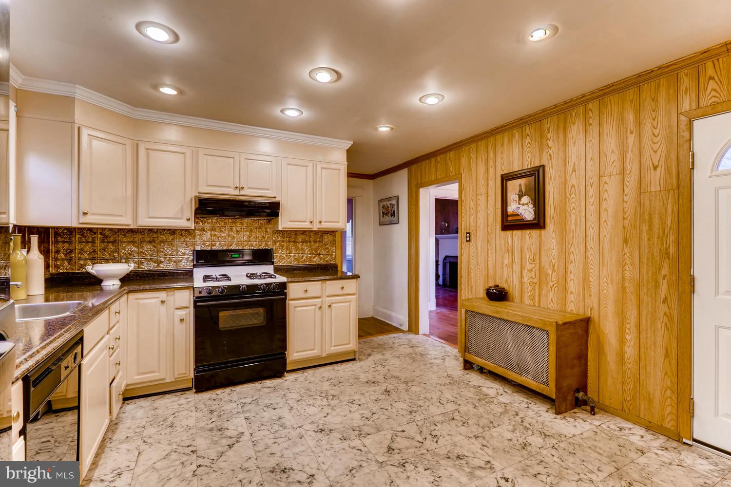 WINDSOR HILLS - Residential