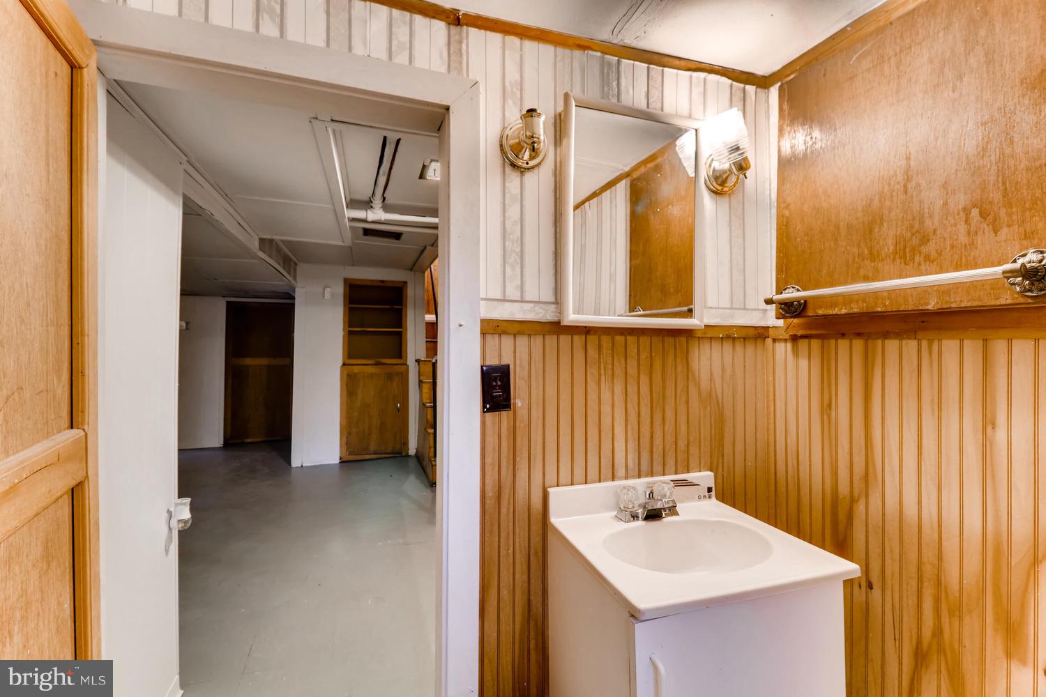 WINDSOR HILLS - Residential