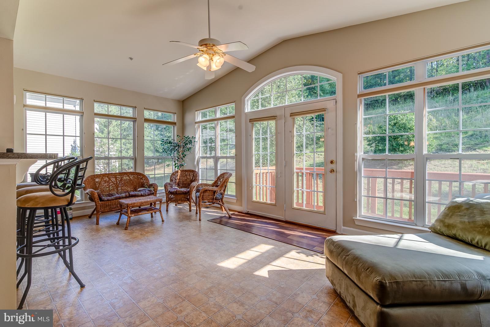 RUSTIC RIDGE-PLAT 1> - Residential