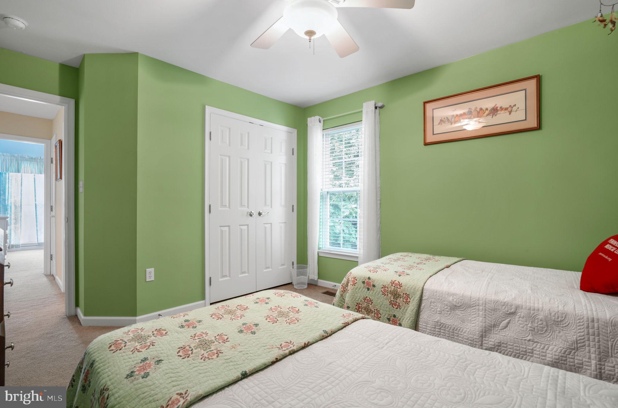 CAPTAIN'S COVE - Residential