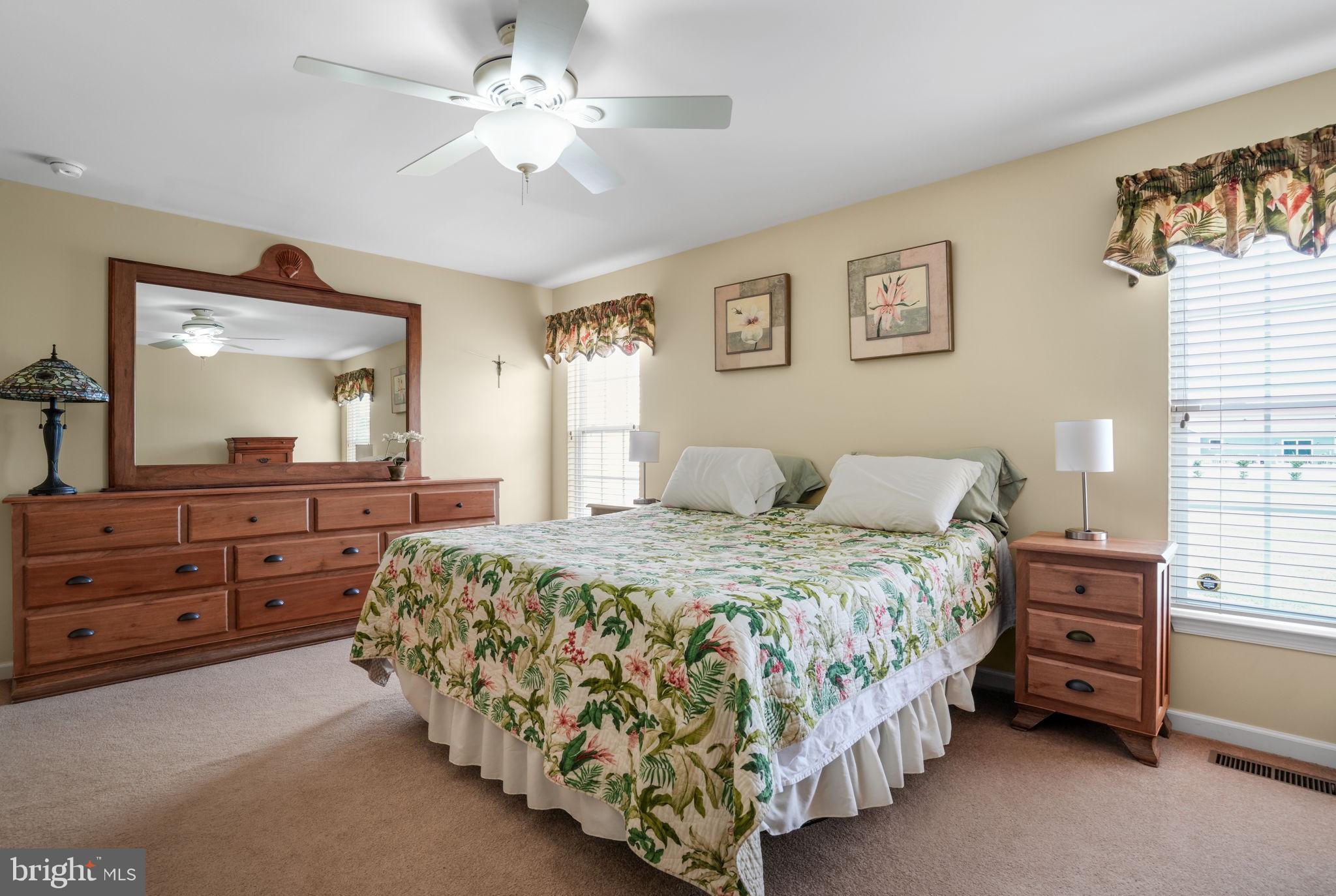 CAPTAIN'S COVE - Residential