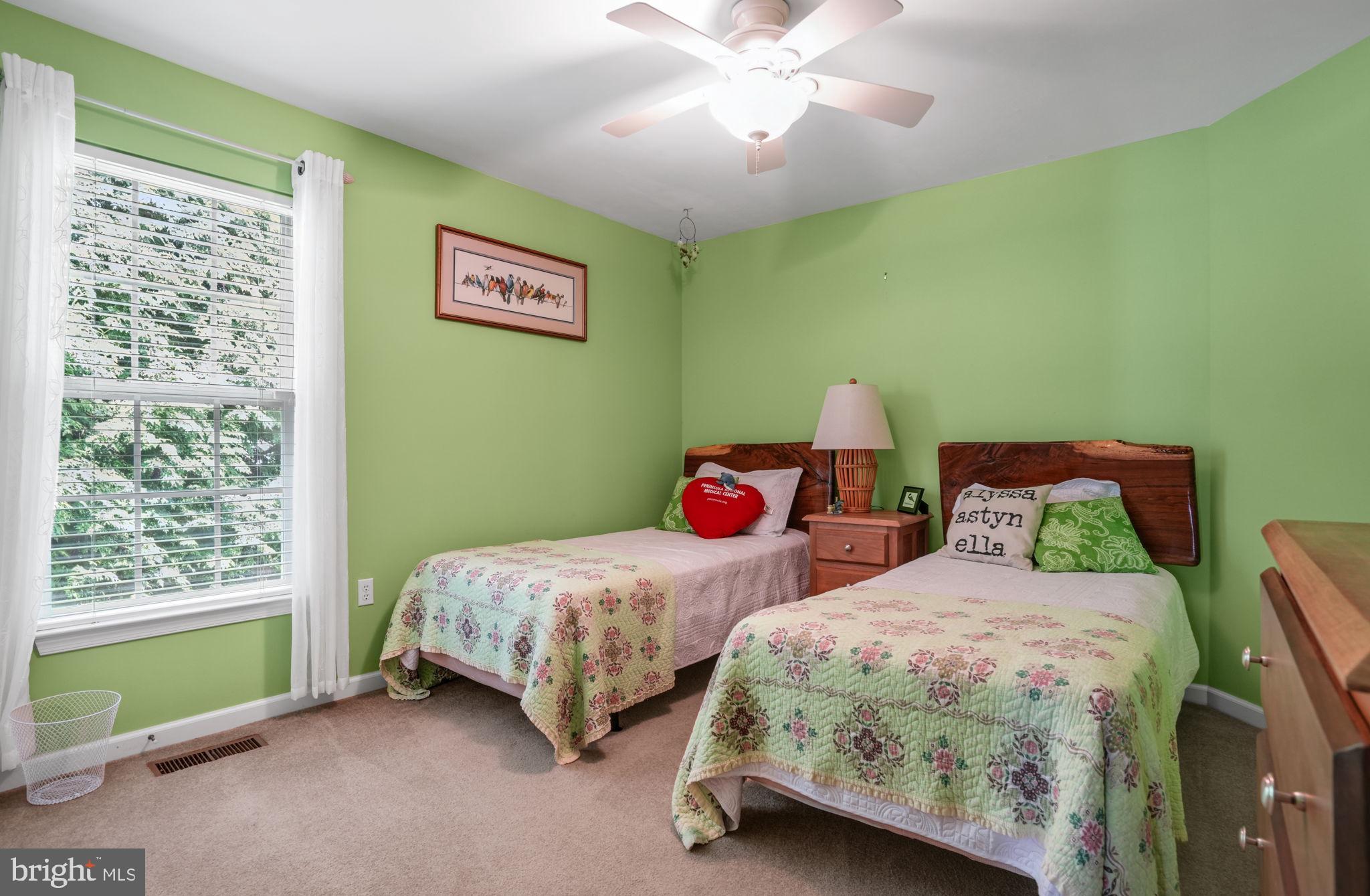 CAPTAIN'S COVE - Residential