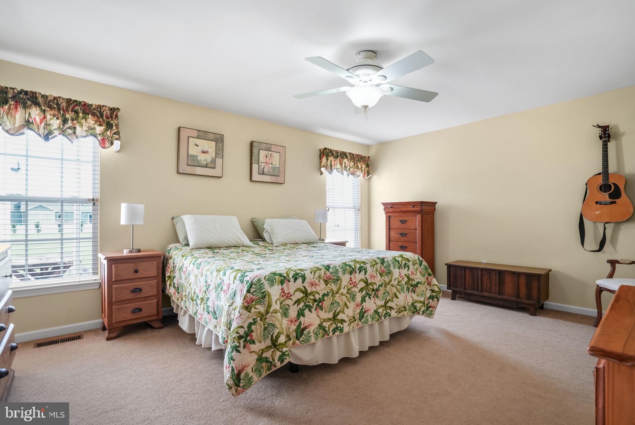 CAPTAIN'S COVE - Residential