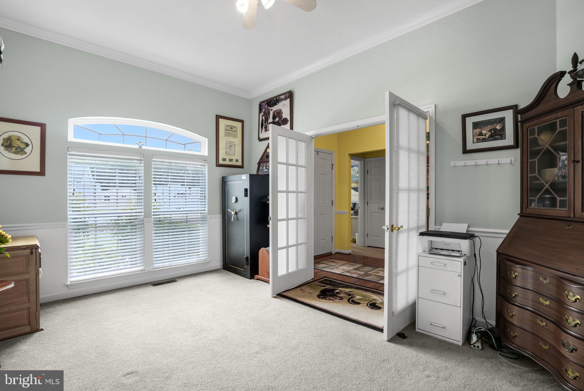 CAPTAIN'S COVE - Residential