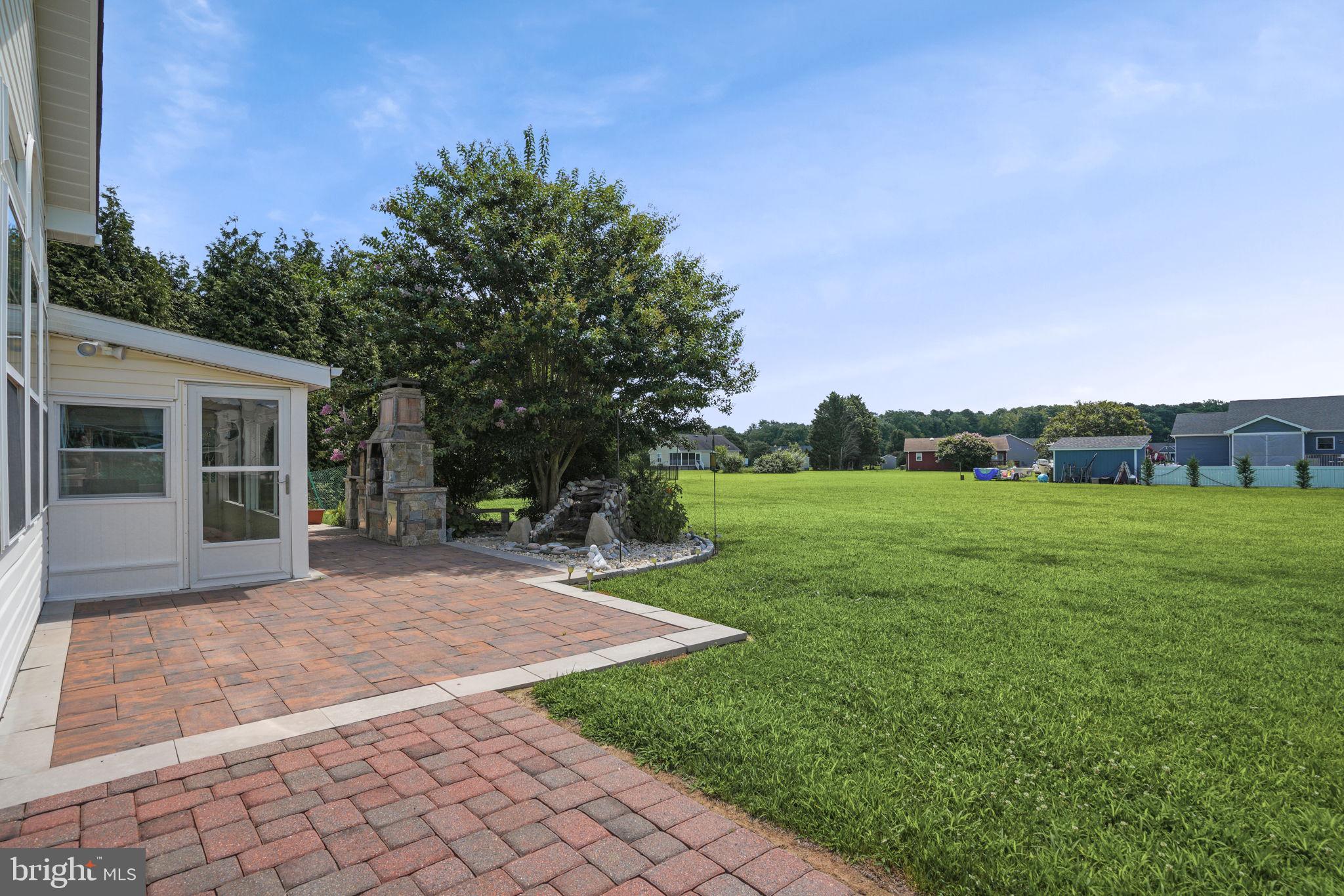 CAPTAIN'S COVE - Residential