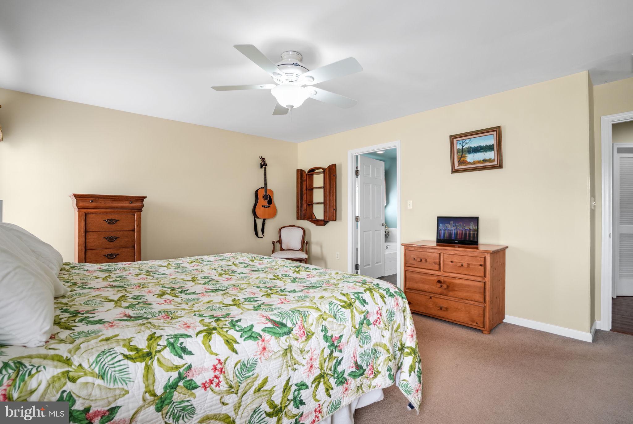 CAPTAIN'S COVE - Residential