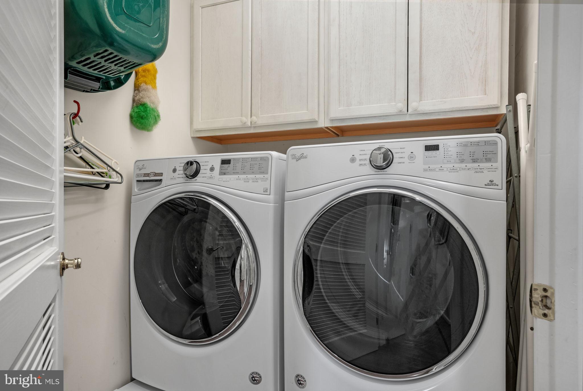 CAPTAIN'S COVE - Residential