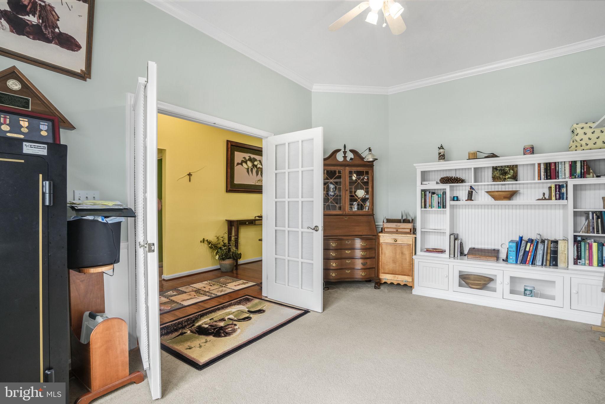 CAPTAIN'S COVE - Residential