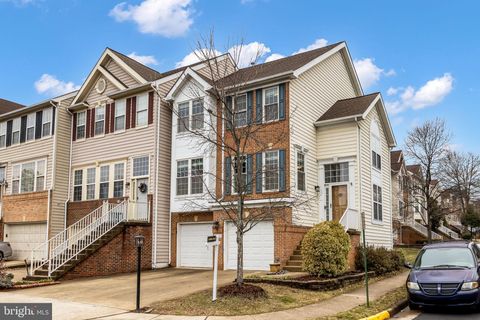 20627 GLENMERE SQUARE STERLING VA 20165