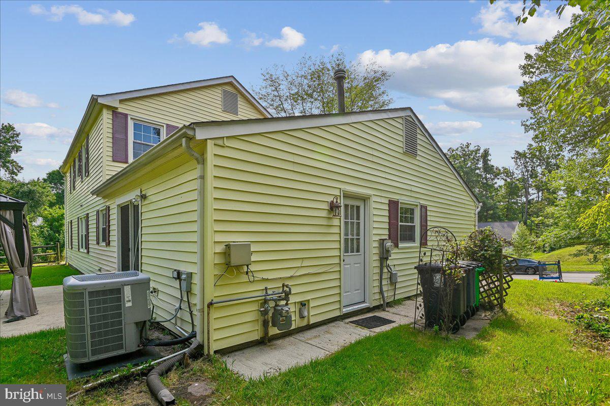 12218 VALERIE LANE