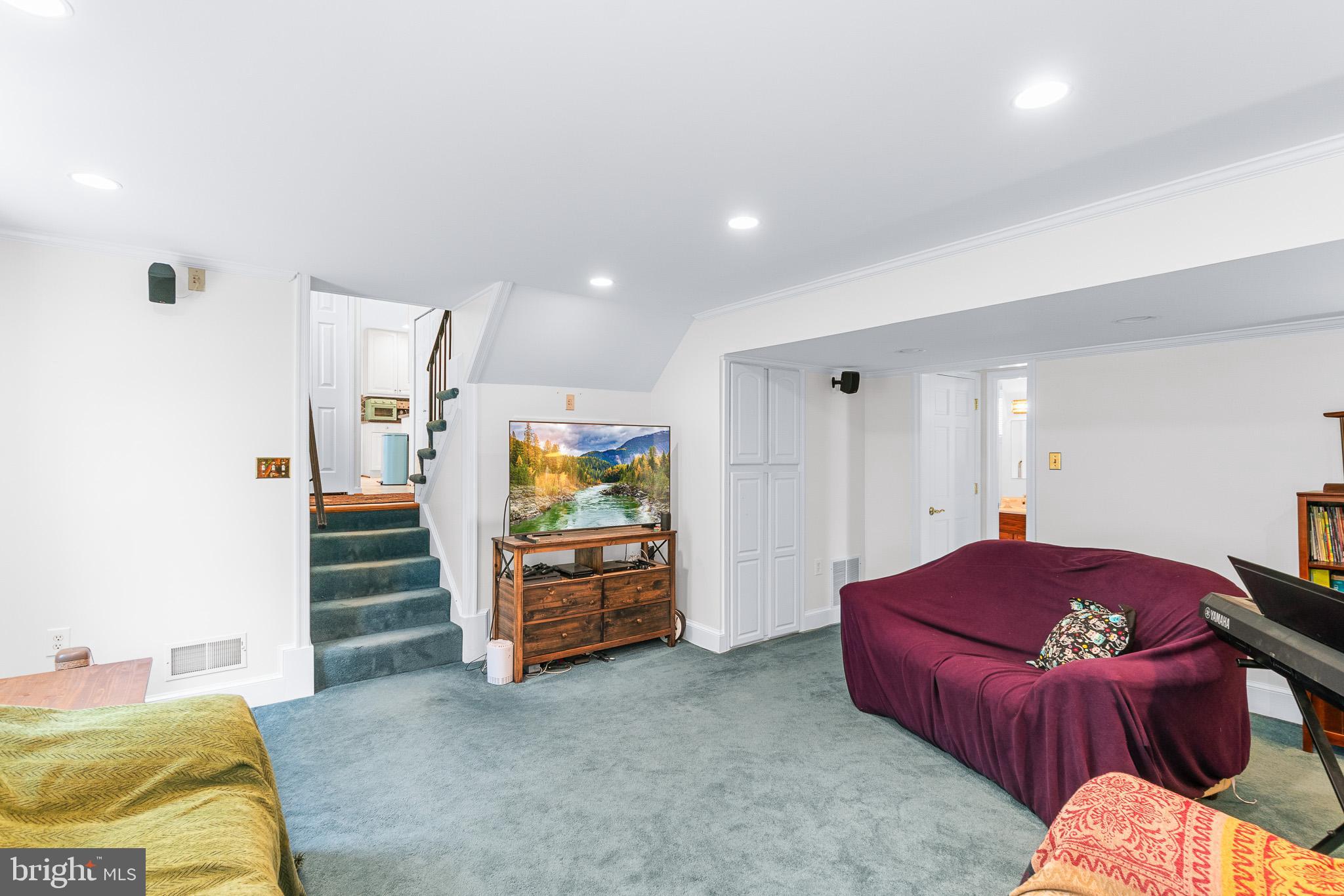 BROOKVILLE KNOLLS - Residential