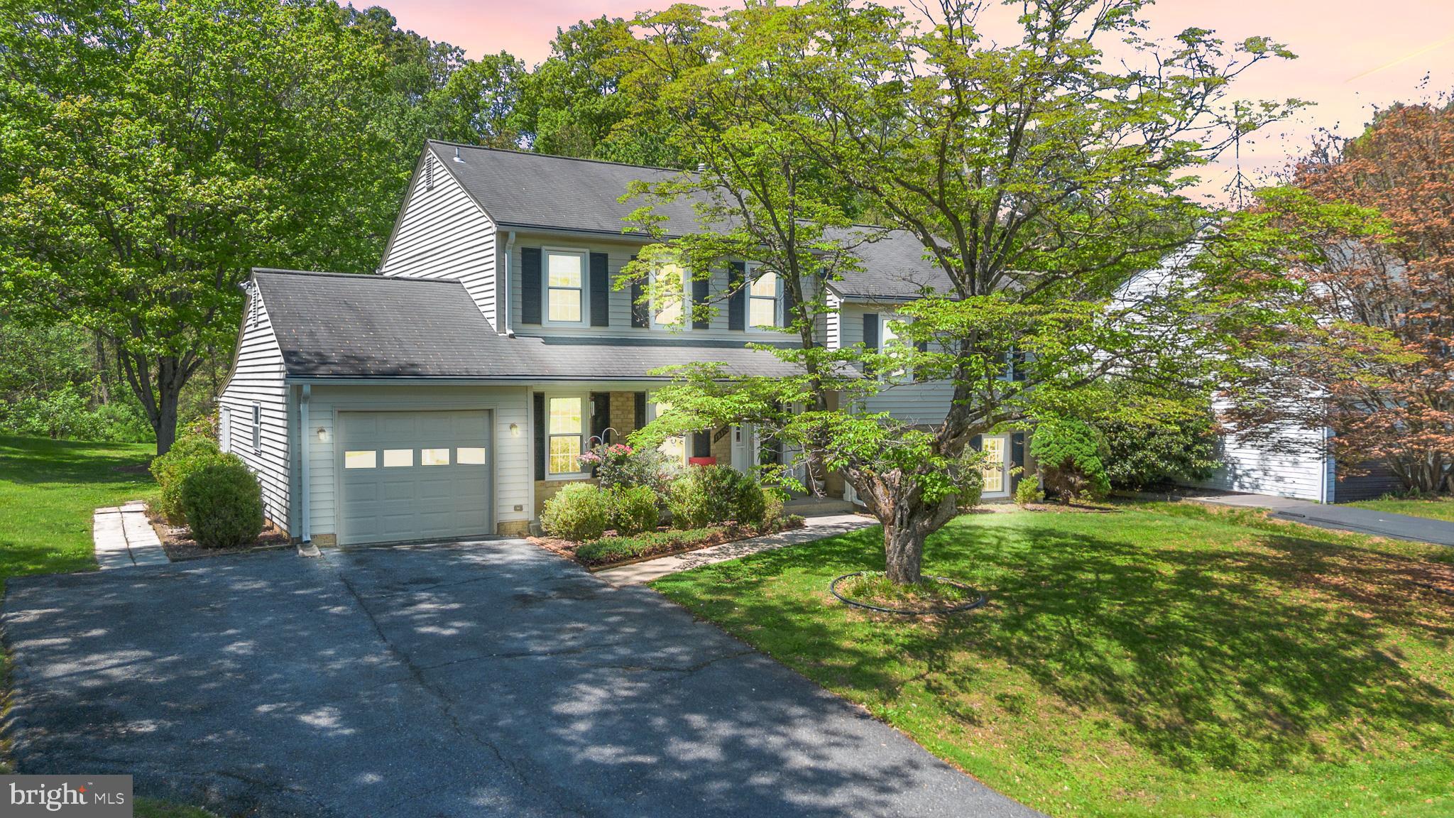 BROOKVILLE KNOLLS - Residential